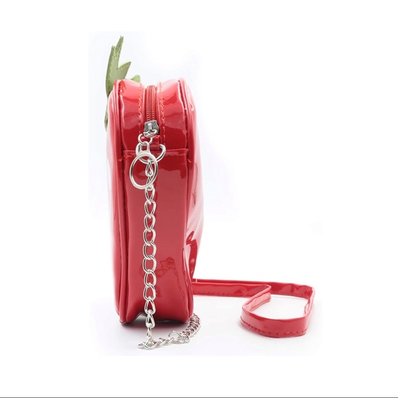 Kitsch Cute Kawaii Vinyl Strawberry Purse 🍓 - Picture 4 of 7